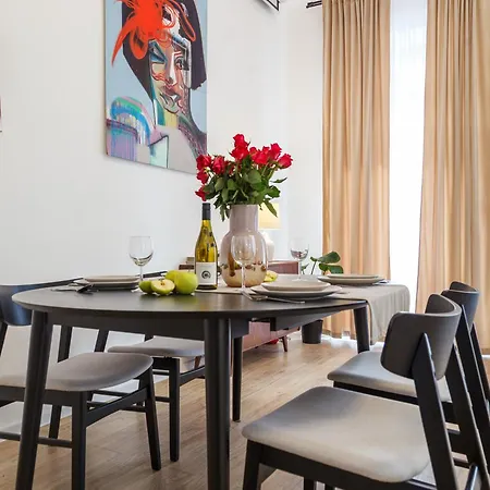 Lejlighed Oomph 3br With Light Tones And Artwork Berlin