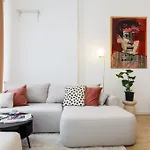 아파트 Oomph 3br With Light Tones And Artwork 베를린