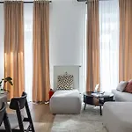 Oomph 3br With Light Tones And Artwork アパート ベルリン