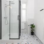 アパート Oomph 3br With Light Tones And Artwork *