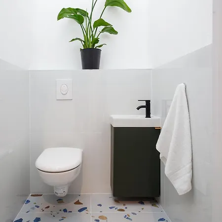 Appartamento Oomph 3br With Light Tones And Artwork