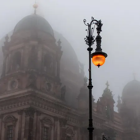 Oomph 3br With Light Tones And Artwork *