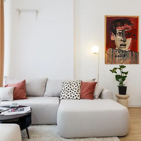 Lägenhet Oomph 3br With Light Tones And Artwork Berlin