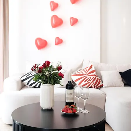 Lägenhet Oomph 3br With Light Tones And Artwork Berlin