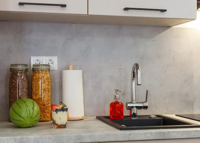 Appartement Oomph 3br With Light Tones And Artwork *