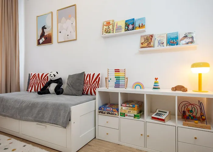 Appartement Oomph 3br With Light Tones And Artwork