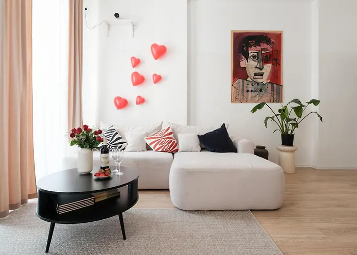 Oomph 3br With Light Tones And Artwork * 柏林